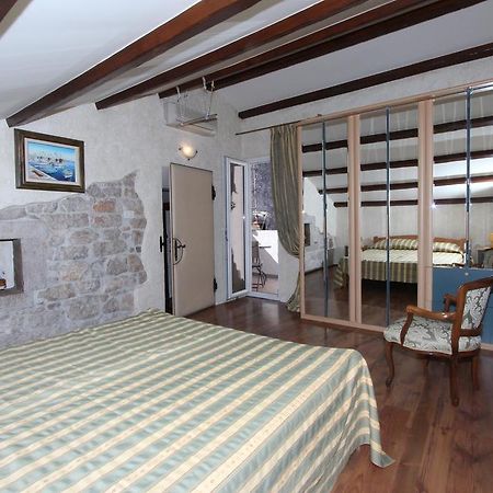 Apartment Midea โรวีน ภายนอก รูปภาพ